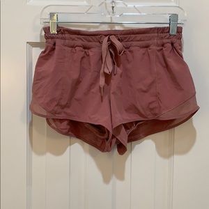 Lululemon Hotty Hot shorts 2.5” size 10